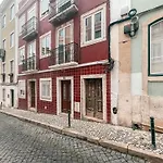 The Founders Residency, Praca Das Flores